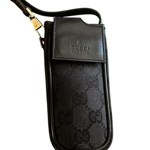 EUC Gucci Black Leather Phone Pouch